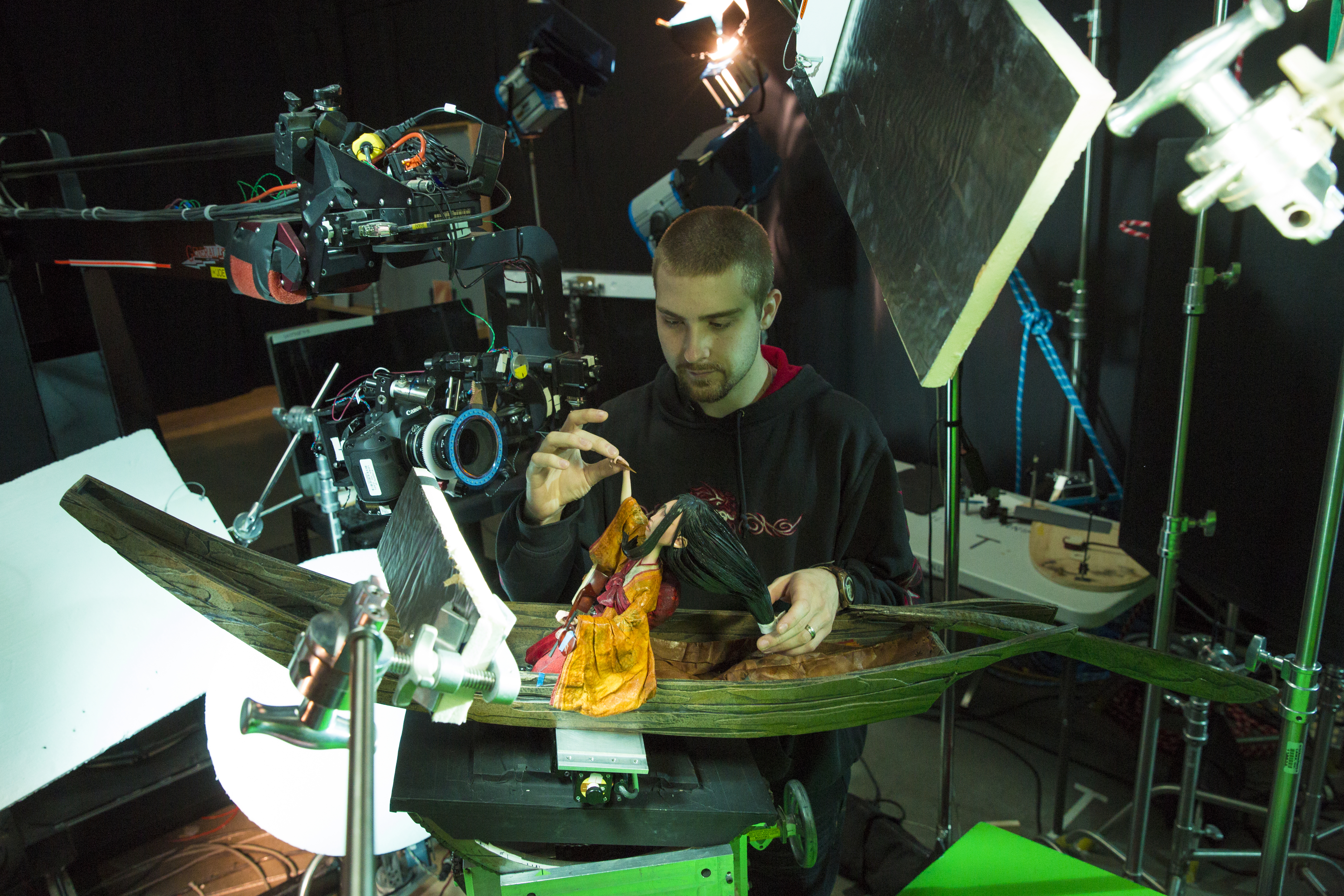  Animator Anthony Straus works on the opening water sequence with Mother for animation studio LAIKA’s action-adventure Kubo and the Two Strings. Photo: John Leonhardt | Laika Studios / Focus Features