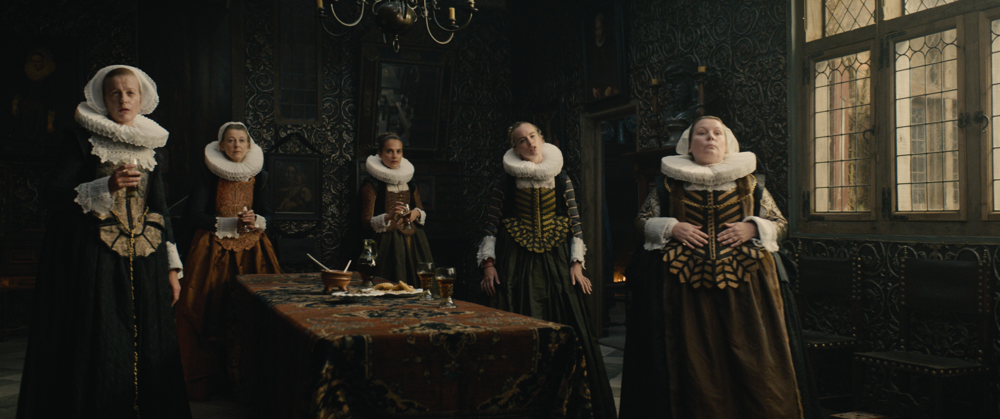 For Tulip Fever, cinematographer Eigil Bryld sought to emulate the lighting evidenced in the paintings of the Dutch Golden Age. 