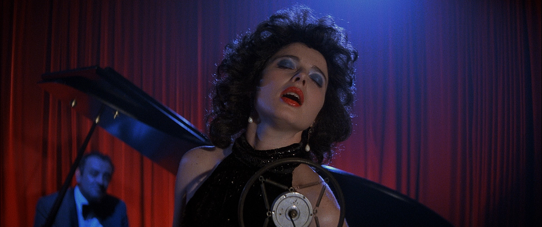 Movie Review: Blue Velvet — The Gaia Zine  Creative Publication and  Resource Platform