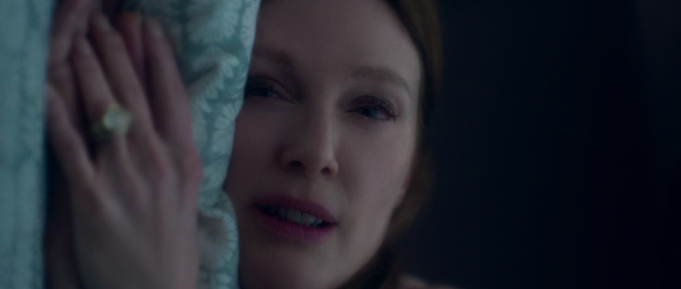 How a Hypnotic Scene From Sirens Puts Viewers Under Its Spell