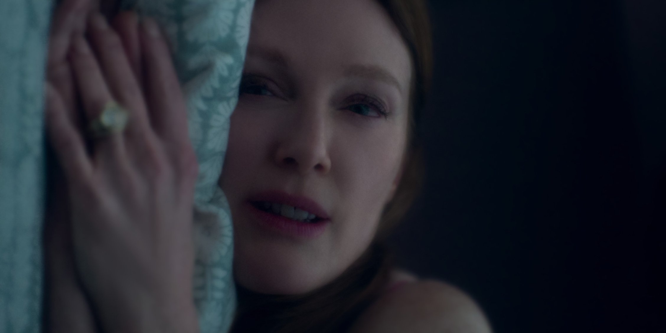 How a Hypnotic Scene From Sirens Puts Viewers Under Its Spell