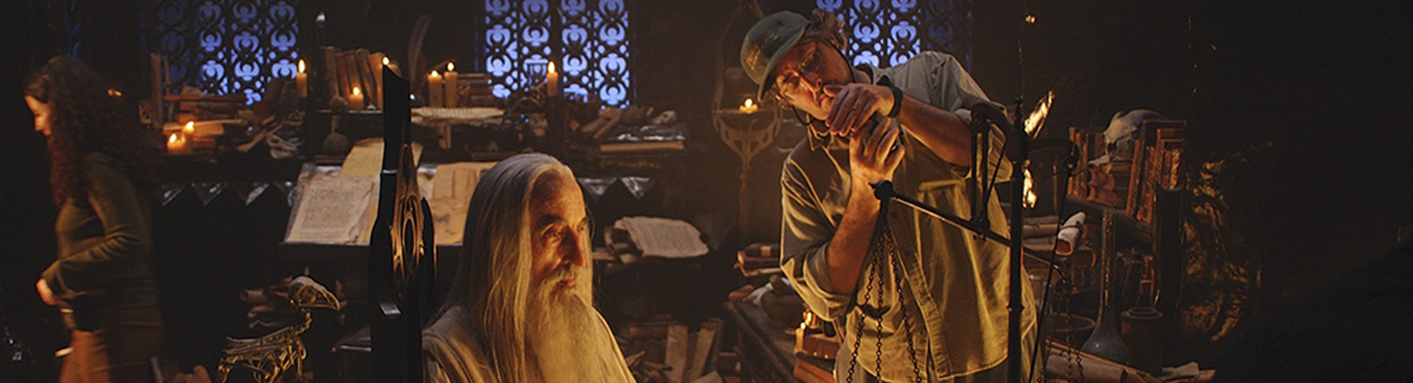 Andrew Lesnie with Oscar for achievement in cinematography for The Lord of the  Rings: The Fellowship of the Ring, at the 74th Annual Academy Awards at the  Kodak Theatre in Hollywood Sunday